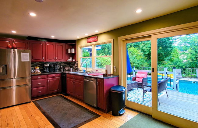 Jacuzzi - West Point - Family Friendly - Photo 27