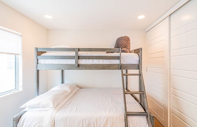 Seaside Style by Avantstay Rooftop Walk to Beach Chic Design - Photo 27