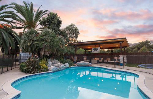 Stunning Private Resort with Pool - Foto 41