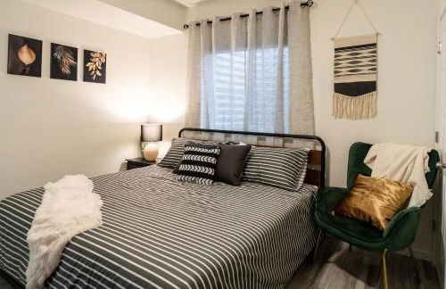 Stylish Luxury Suite: Hot Tub, Mini Golf, MT-Views - Apartment - Foto 10