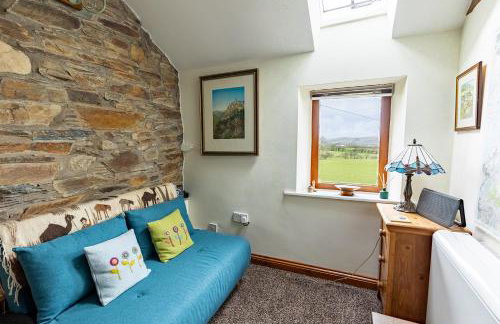 HIGH TREES BYRE - Two bed Cottage with Log Burner & Incredible Views - Foto 16