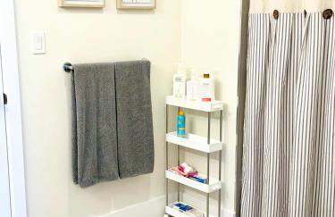 NEW Modern Condo FREE Parking & High Speed Wifi - Foto 37