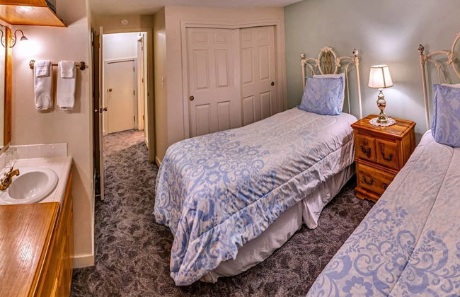 Oak Tower Townhouse-1.5 Blocks to OSF - Foto 3