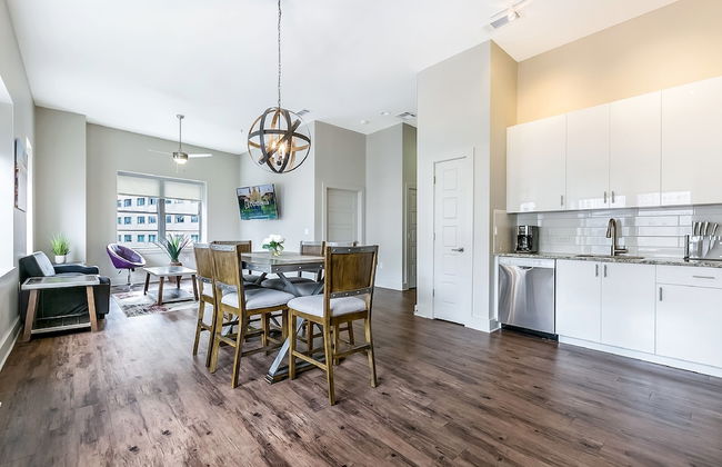 Modern Condos in California Building by Hosteeva - Foto 55