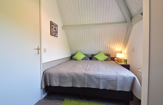 Snug Holiday Home in Herkingen with Hot Tub in Garden - Foto 3
