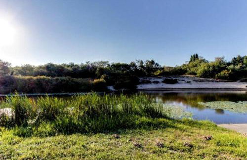 Cozy Waterfront Cottage with Hot Tub in Lakeside, Oregon - Foto 29