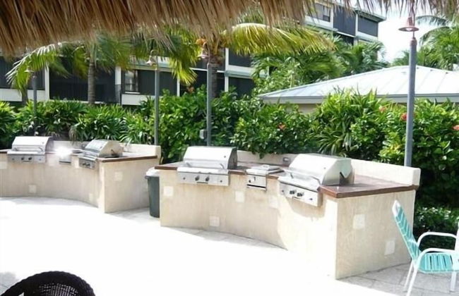 Gorgeous 2 bedroom condo with panoramic views of the Atlantic Ocean. 2 Condo by RedAwning - Photo 49