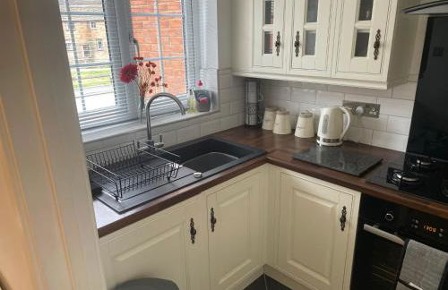 River House 2BR 1 bathroom downstairs toilet Parking St Neots Town Centre - Foto 40