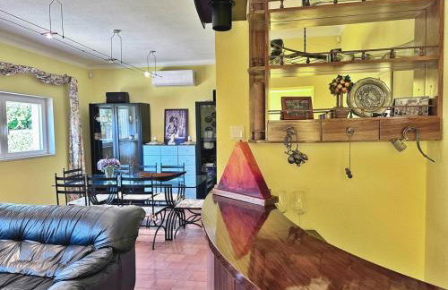 T3 Cozy Old House with XL garden - Foto 36