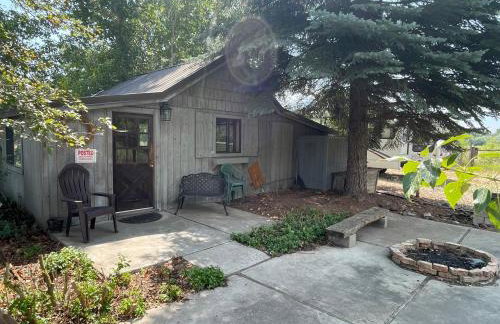 Cozy Cottage off Salmon River Tributary, in Town - Foto 2