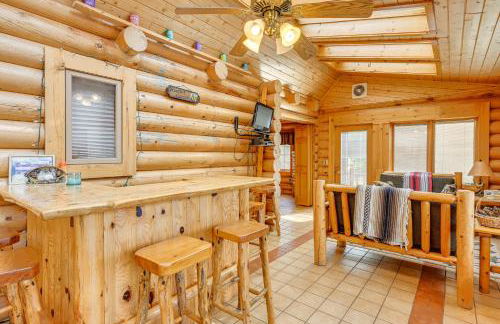 Indoor Pool and Hot Tub! Spacious Sterling Cabin - Foto 14