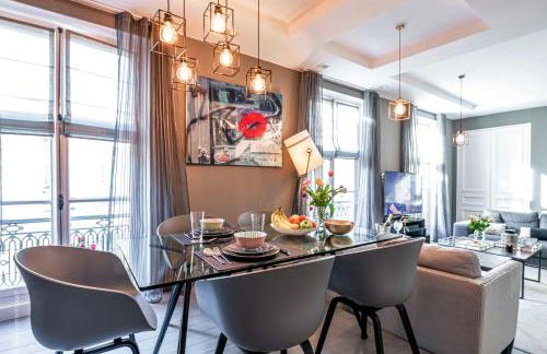 1min Walk From Champs Elysées - Avenue Montaigne - AC - Self-Checkin - Working Desk - Foto 12