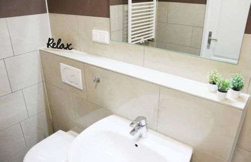 Wood Lodge mit Kinderzimmer I Messe l City l Flughafen l Hbf - Photo 29