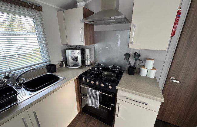 Haggerston Castle - Caravan - Sleeps 6 - Parking - Foto 15