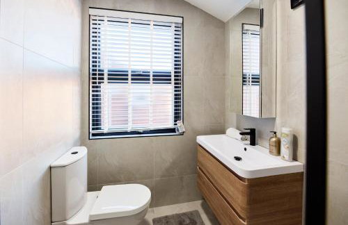 Aura - Elegant Retreat in Prime Leeds Location! - Foto 33