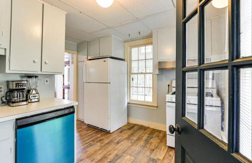 Near Shops and Parks Dog-Friendly Maryland Gem - Photo 7