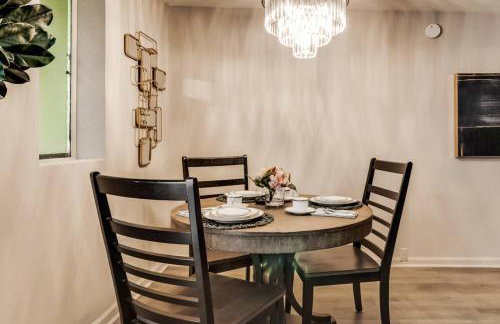 Elegant 2BR w Resort Courtyard in Central Dallas - Foto 9