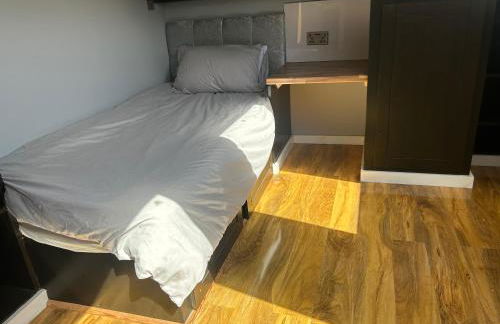 Entire Seaside Home 6 Private BedRooms Sleeps 10,4 Minute Walk To Station - Foto 25