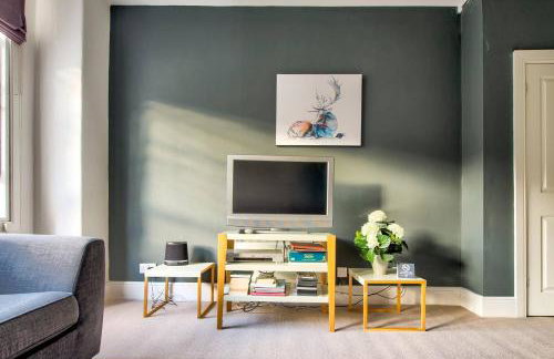 JOIVY Great Location - Lovely Rose St Apt in City Centre - Photo 4