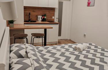 Pe Pe room - Photo 2