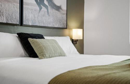 PFR Suites - Highland, 3BR 2BA Shadyside Condo, Penthouse Unit, 2 Decks, Off-Street Parking, 4th Floor Walkup - Foto 26