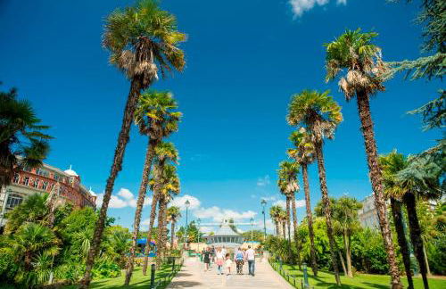 MOONGATE by BOURNECOAST - A Delightful Chalet Bungalow with a Garden and Parking - HB10672 - Foto 58