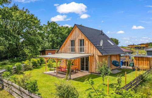 Haus am Seeufer mit Badestelle in 200m, große Sonnenterrasse, umzäunter Garten, Hunde willkommen - Foto 1