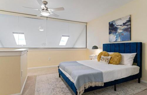 Lakeside Stay Metro, INOVA, Dining & Shops Nearby! - Foto 25