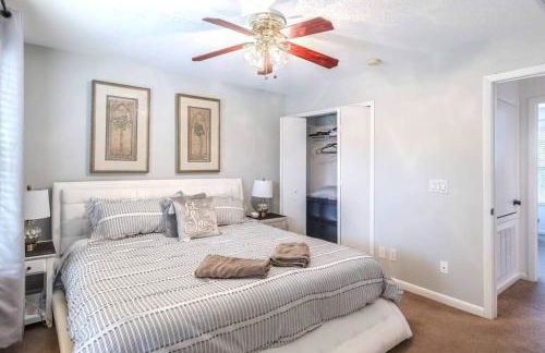 Large Deck, Lakefront, Yard Games - Foto 26