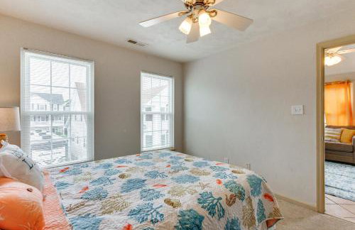 Walk to East Beach Apt with Outdoor Space - Photo 14