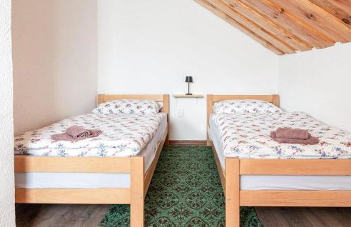 3 Bedroom Awesome Home In Gospic - Foto 15