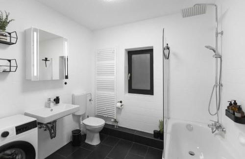 Bheaven I Golden Wave Premium Apartment - Photo 11