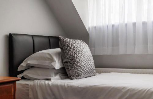 The Gables Penthouse - 15-Minute Walk to Branksome Chine Beach - Photo 21