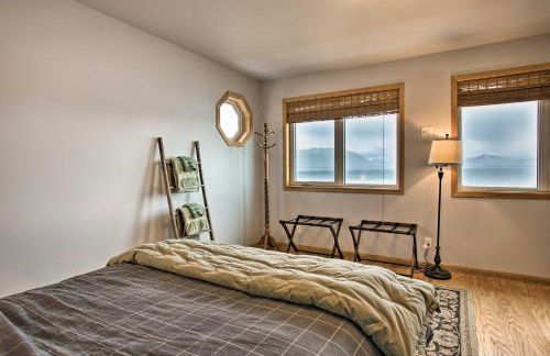 Remote Island Escape with Breathtaking Views - Photo 17