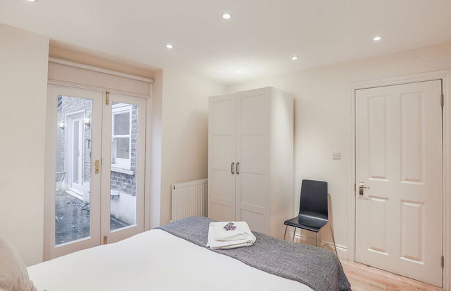 Urban Stay Oxford Gardens Apartments - Photo 5