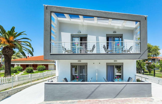 Nymphes Deluxe Accommodation - Photo 35