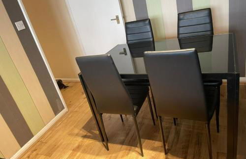 City Centre - Next to Hilton Hotel - Victoria Centre 2 Bedrooms Apartments - Close to Theatre Royal - in Victoria Centre Shopping Centre - 24 Hours Access - Parking Cars or Vans from Five Pounds a Day - Onsite Parking from Ten Pounds a Day - Foto 24
