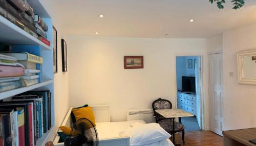 1 Bedroom Flat by Haggerston Station - Foto 1