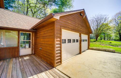 Peaceful Candler Cabin with Private Hot Tub! - Foto 29