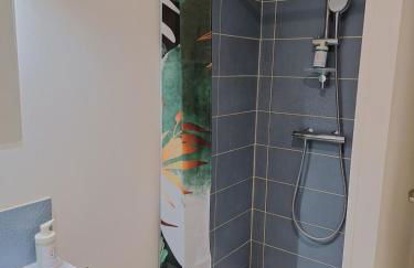 Jeny 4 - calme - wifi - stationnement gratuit - Foto 7