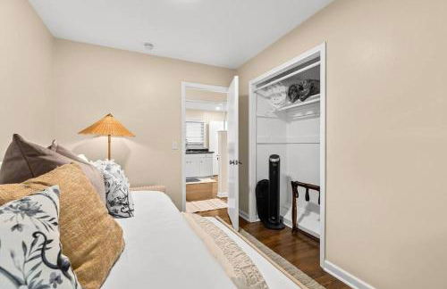 New! Cozy Mid Century Modern Oasis 3bd Home - Foto 23