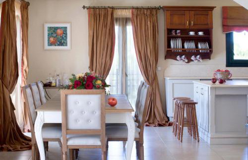 Avra Private Suites - Photo 71