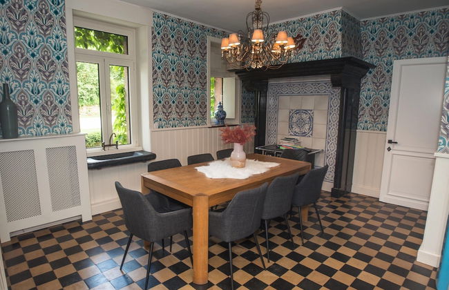 Magnificent Luxury Chateau in Vast Garden with Sauna & Hot Tubs - Photo 77