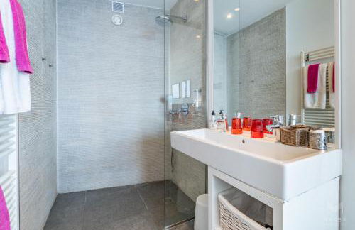 Can Ema, villa moderna con piscina frente al mar - Foto 52