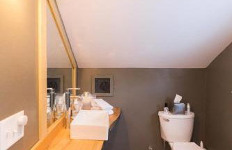 Rustic Luxe Creekside Retreat with Hot Tub and Fire Pit, Minutes From Hudson - Foto 20