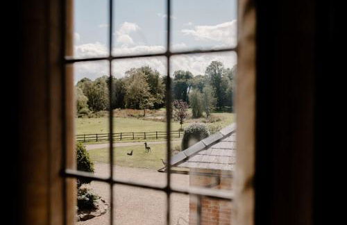 Manor Estate - Two Accommodation Wings - Sleeps 14 - Foto 57