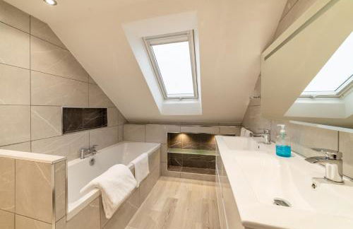 Gardd Y Llys Luxurious Family Retreat with amazing views - Foto 24