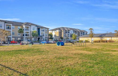 3BR Family Suite with Games & Pool - Foto 35