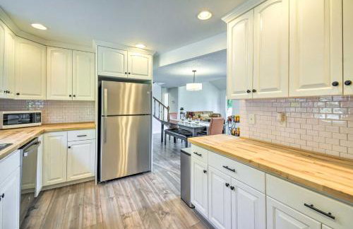 Stunning Hood Canal Getaway w/ Private Deck! - Foto 7
