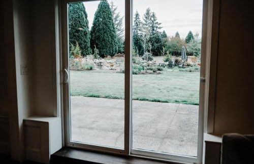 Stunning waterfall with spacious peaceful retreat - Foto 46